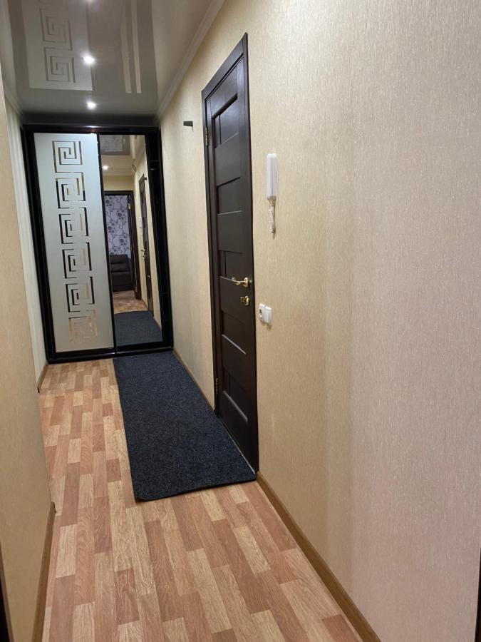 2 Комнатная Квартира, До 6 Спальных Мест Appartement Kryvy Rih Buitenkant foto