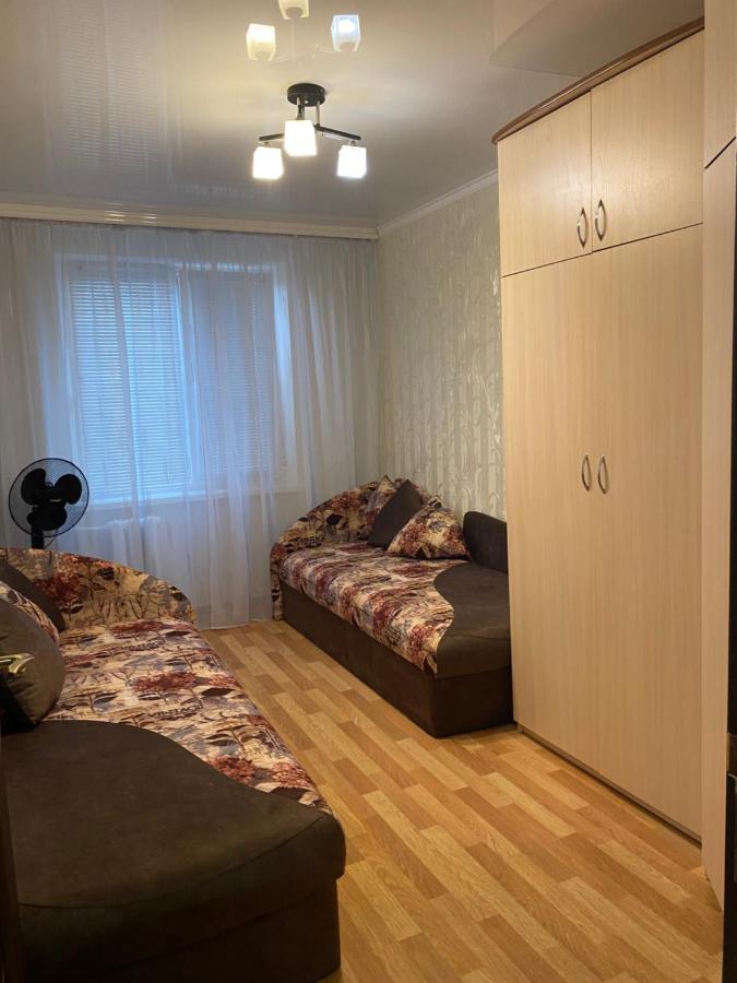 2 Комнатная Квартира, До 6 Спальных Мест Appartement Kryvy Rih Buitenkant foto