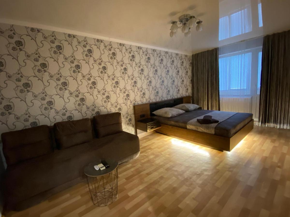 2 Комнатная Квартира, До 6 Спальных Мест Appartement Kryvy Rih Buitenkant foto